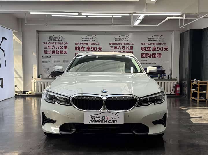 BMW 3 Series 320i спортпакет — фото 2