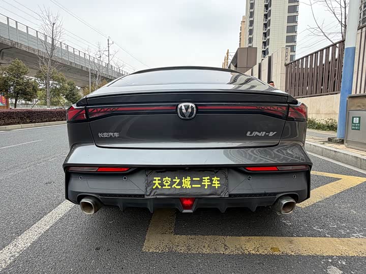 Changan UNI-V 2023 1.5 T Premium — фото 21