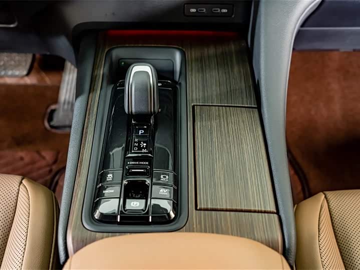 Toyota Crown — фото 16