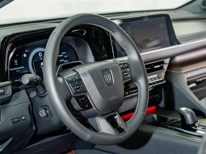 Toyota Crown — фото 12