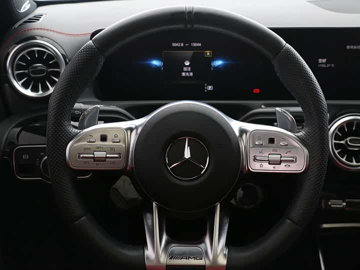 Mercedes-Benz A-Class 2023 AMG A 35 L 4 MATIC — фото 5