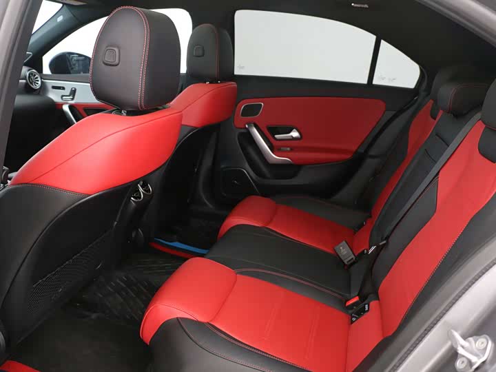 Mercedes-Benz A-Class 2023 AMG A 35 L 4 MATIC — фото 10