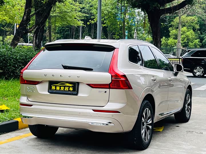 Volvo XC60 2025 B 5 4 WD — фото 5