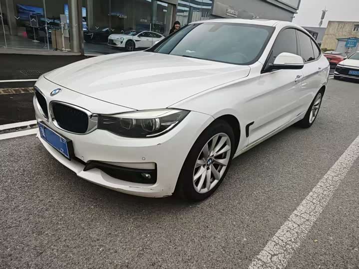 BMW 3-Series 2018 320i — фото 1