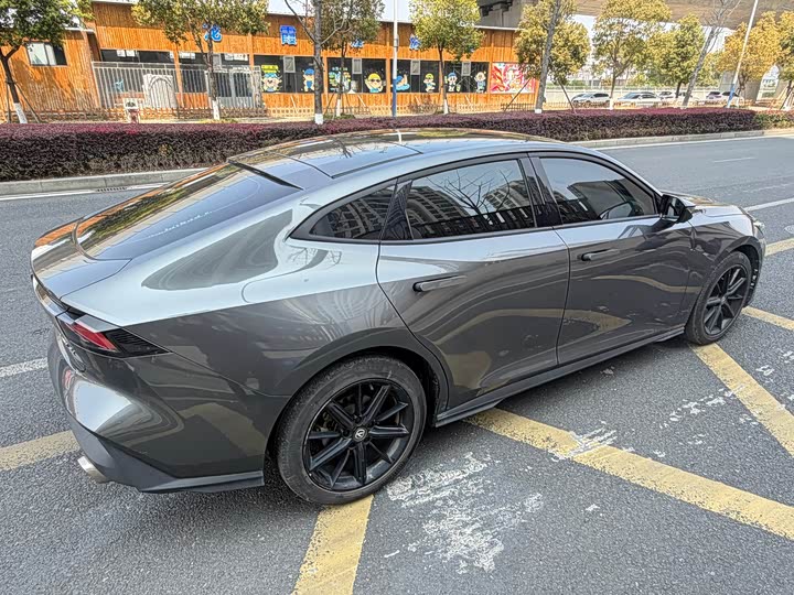 Changan UNI-V 2023 1.5 T Premium — фото 22