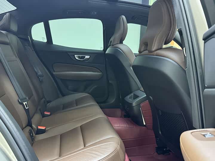 Volvo S60 2022 B 4 — фото 11