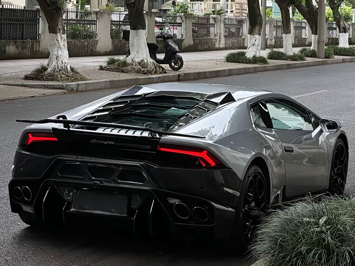 Lamborghini Huracán 2016 Huracán RWD Coupe — фото 3