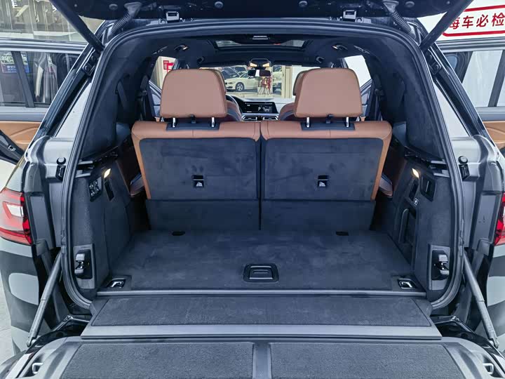 BMW X7 2022 x Drive 40i — фото 17