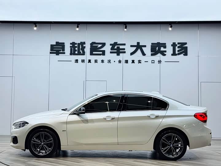 BMW 1-Series 2018 118i Sport — фото 4