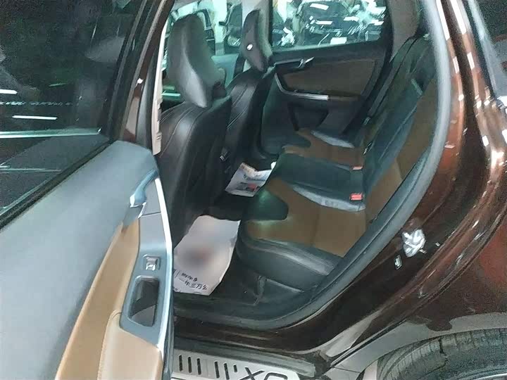 Volvo XC60 2017 T 5 AWD — фото 13