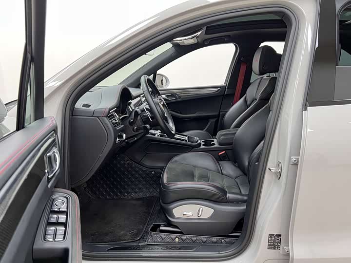 Porsche Macan 2023 Macan GTS 2.9 T — фото 16