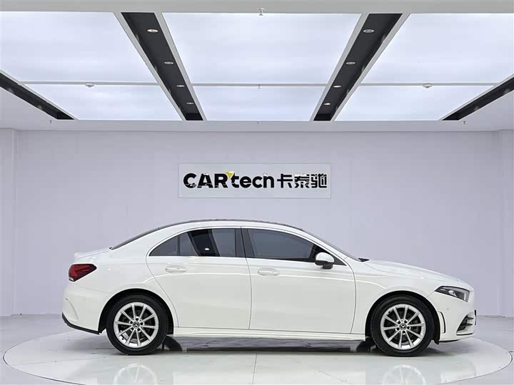 Mercedes-Benz A-Class 2020 A 200 L — фото 4