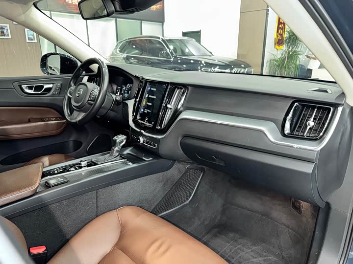 Volvo XC60 2020 T 5 4 WD — фото 14