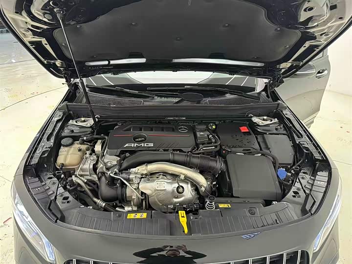 Mercedes-Benz GLB 2023 AMG GLB 35 4 MATIC — фото 9