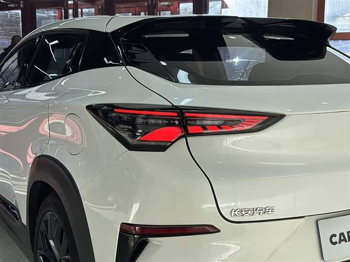 Changan UNI-T 2022 2.0 T Premium — фото 12