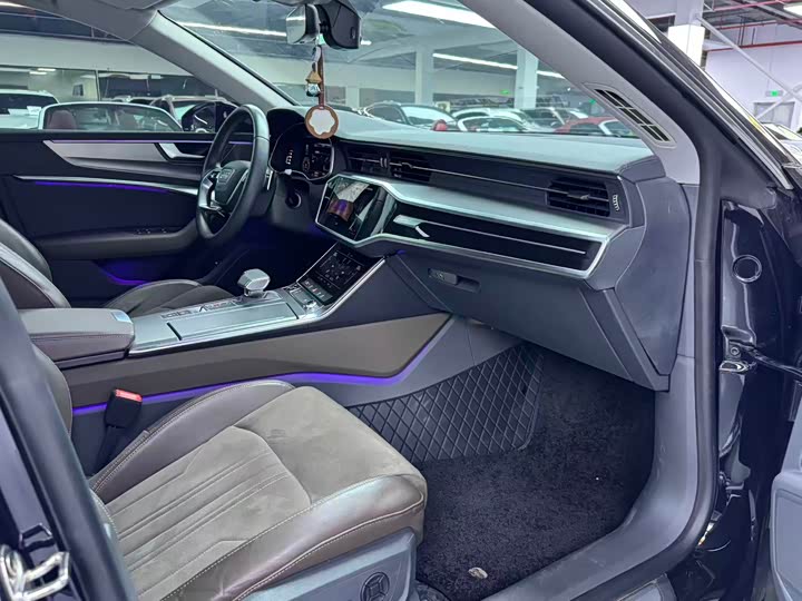 Audi A7L 45TFSI S-line — фото 10