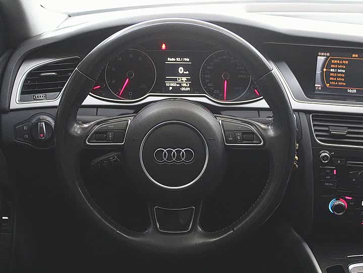 Audi A4L 2015 45 TFSI quattro Sport — фото 7