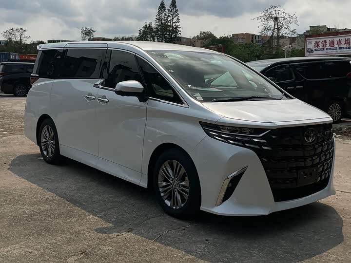 Toyota Alphard — фото 7