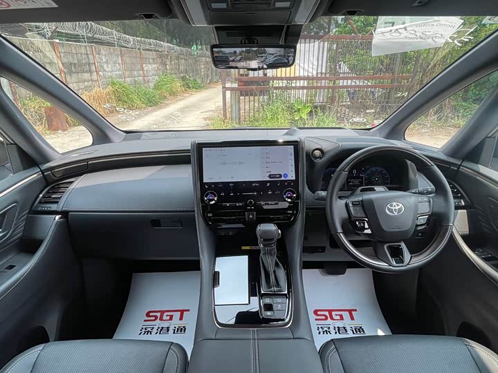 Toyota Alphard — фото 8