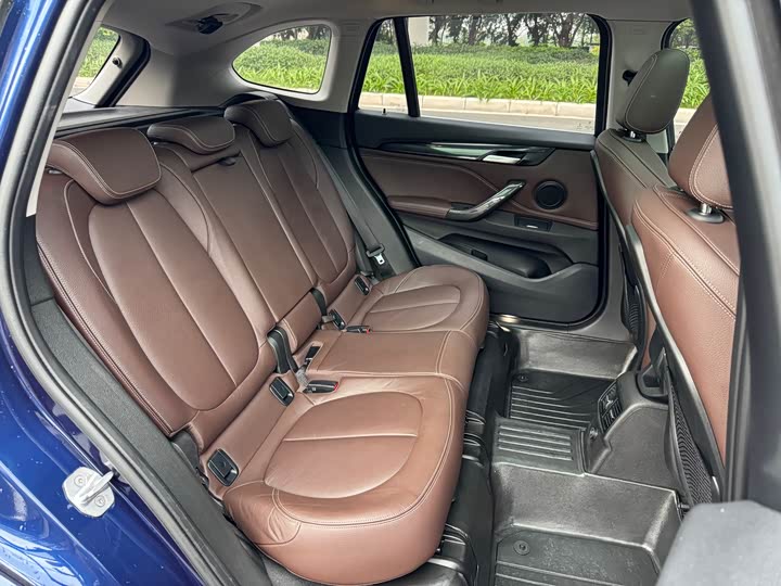 BMW X1 2018 x Drive 20 Li — фото 7