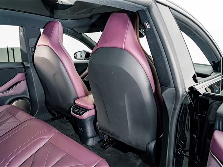 NIO ET5T 2025 75k Wh Touring — фото 20