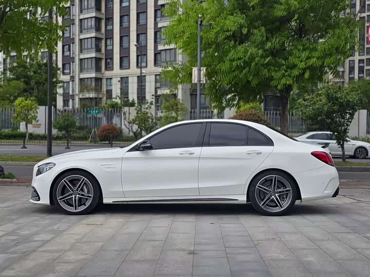 Mercedes-Benz C-Class 2021 AMG C 63 — фото 3