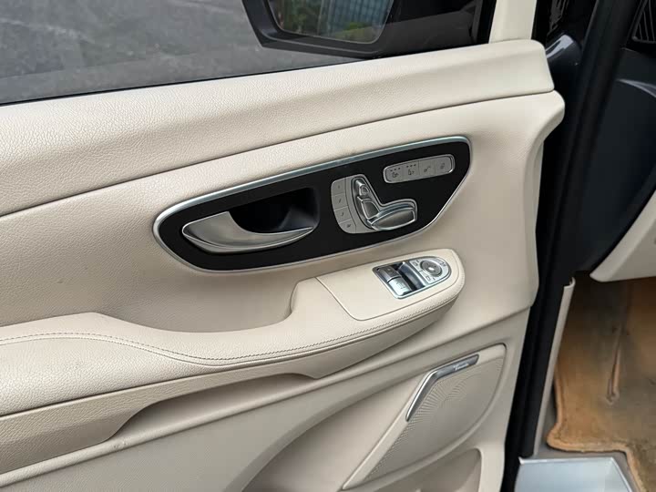 Mercedes-Benz V-Class 2018 V 260 V — фото 10