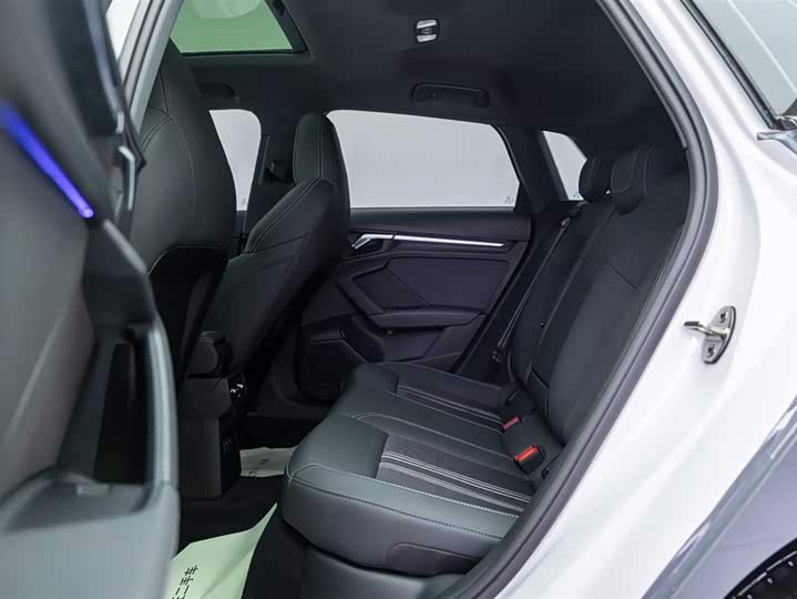 Audi A3 2024 Sportback 35 TFSI Sport — фото 12