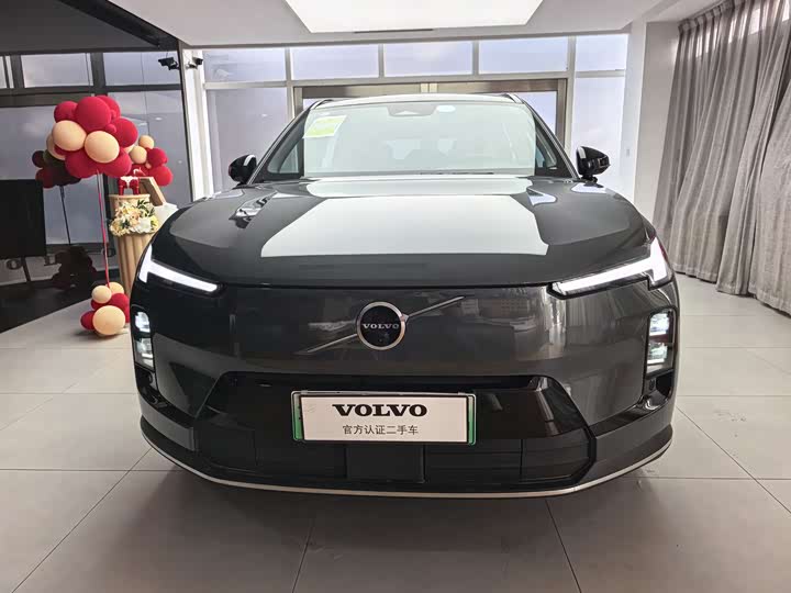 Volvo XC70 Hybrid 2026 4 WD Core — фото 2