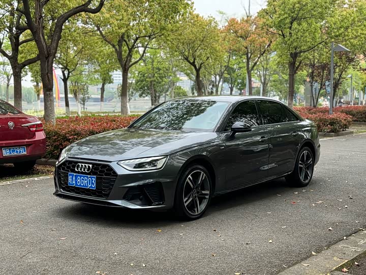 Audi A4L 2022 40 TFSI — фото 2