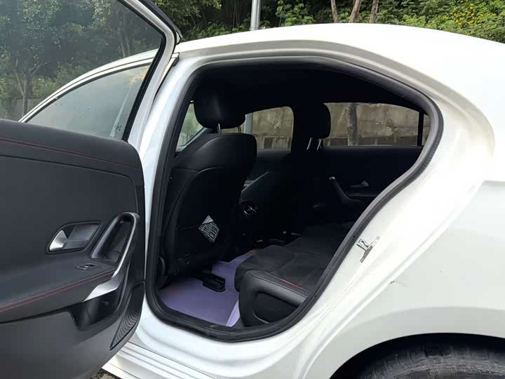 Mercedes-Benz A-Class 2023 A 200 L — фото 10