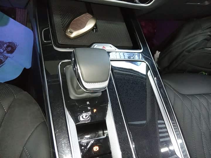 Hongqi HS5 2023 2.0 T Pro — фото 10