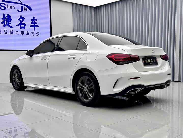 Mercedes-Benz A-Class 2019 A 180 L — фото 17