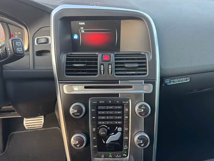 Volvo XC60 2017 T 5 AWD — фото 11