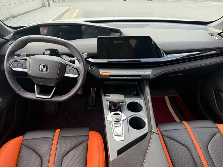 Changan UNI-V 2024 1.5 T Sport — фото 6