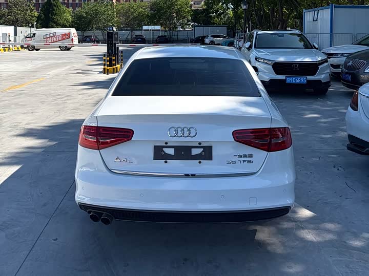 Audi A4L 2016 35 TFSI S line Comfort — фото 4