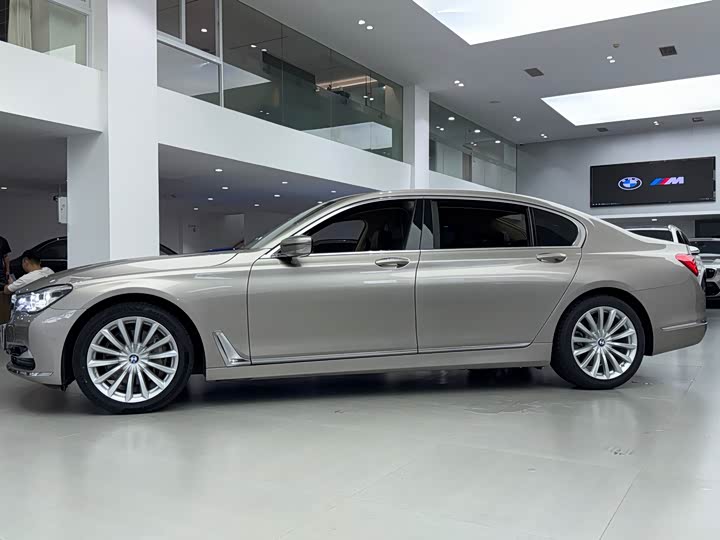 BMW 7 Series 740Li продвинутая — фото 4