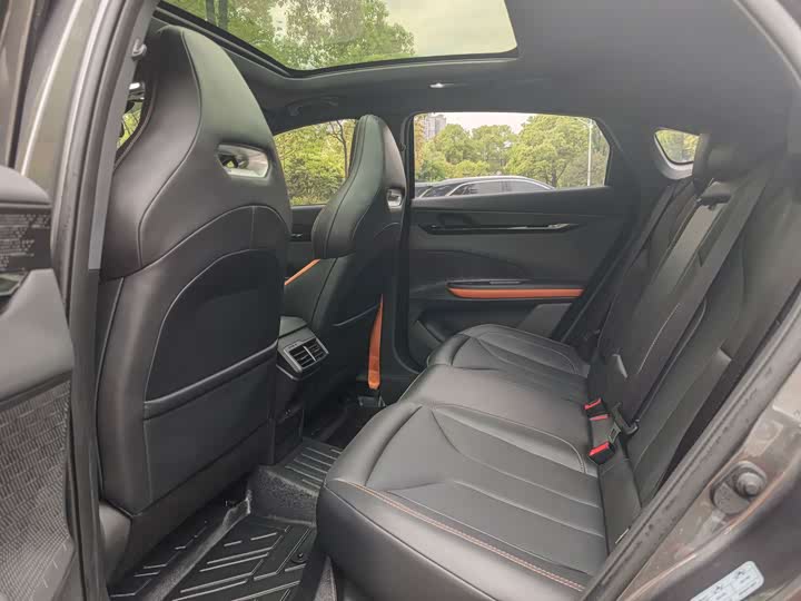 Changan UNI-V 2023 1.5 T Premium — фото 18