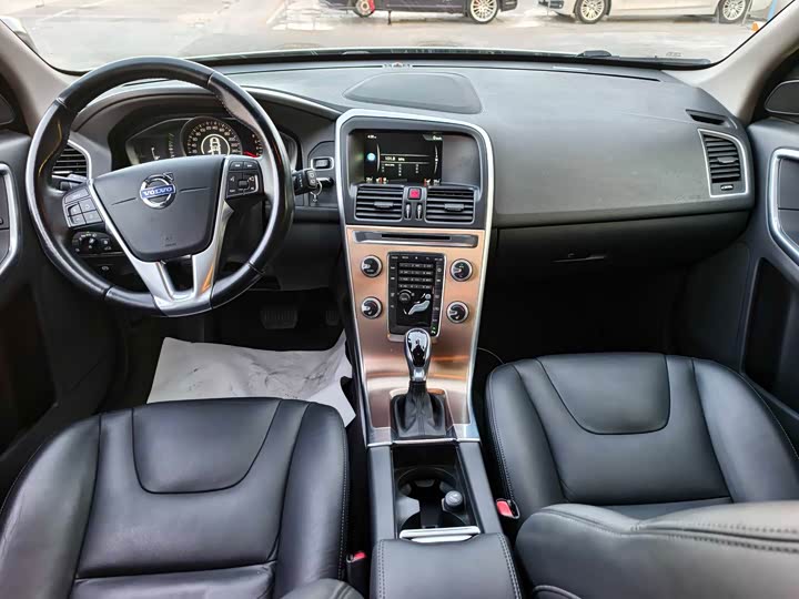 Volvo XC60 2015 T 5 — фото 12
