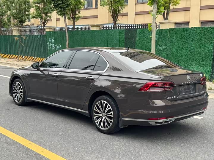 Volkswagen Phideon — фото 9