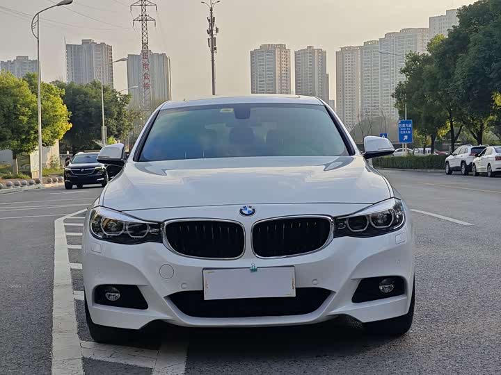 BMW 3-Series 2017 330i x Drive MSport — фото 2