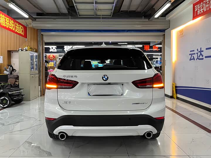BMW X1 2021 s Drive 25 Li Leading — фото 4