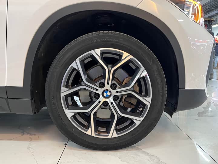 BMW X1 2021 s Drive 25 Li Leading — фото 7