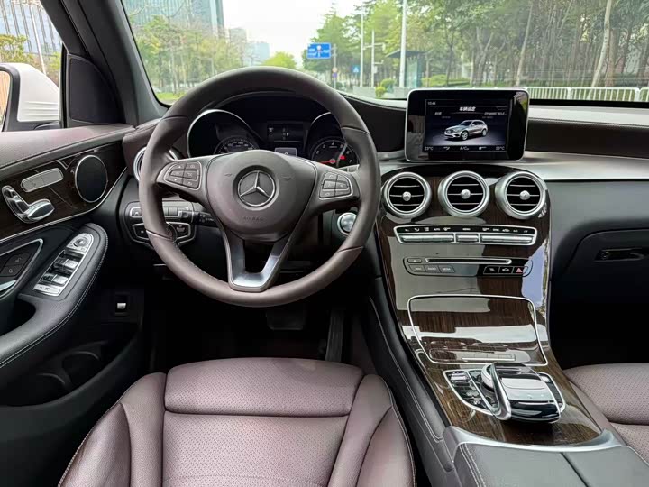 Mercedes-Benz GLC 2018 GLC 260 4 MATIC Luxury — фото 7