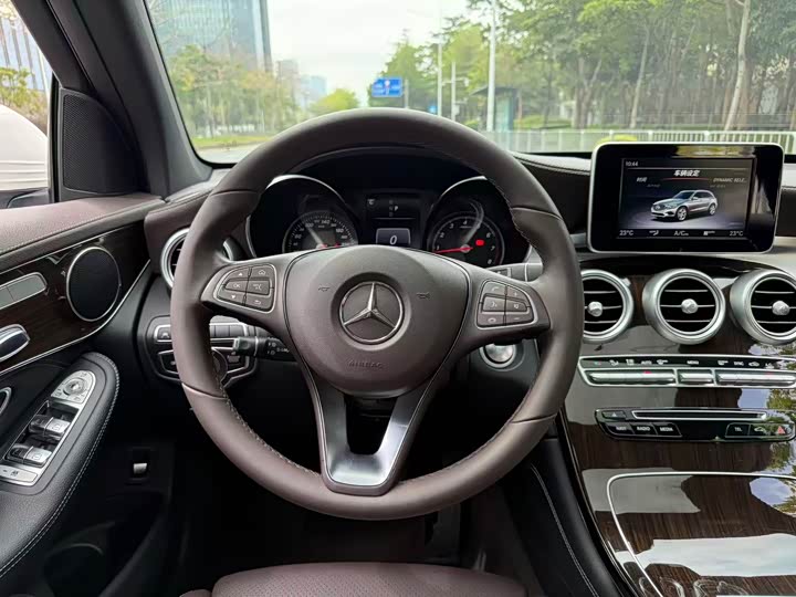 Mercedes-Benz GLC 2018 GLC 260 4 MATIC Luxury — фото 10