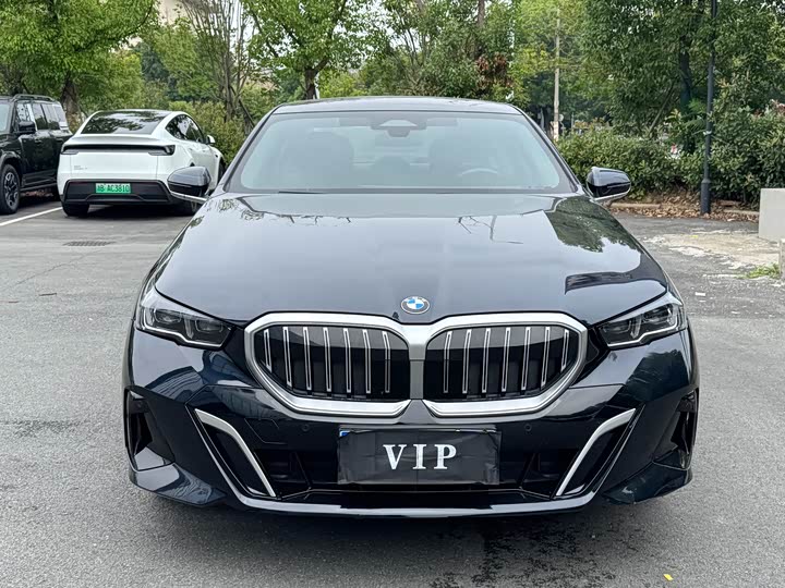 BMW 5 Series 525Li M спортпакет — фото 2