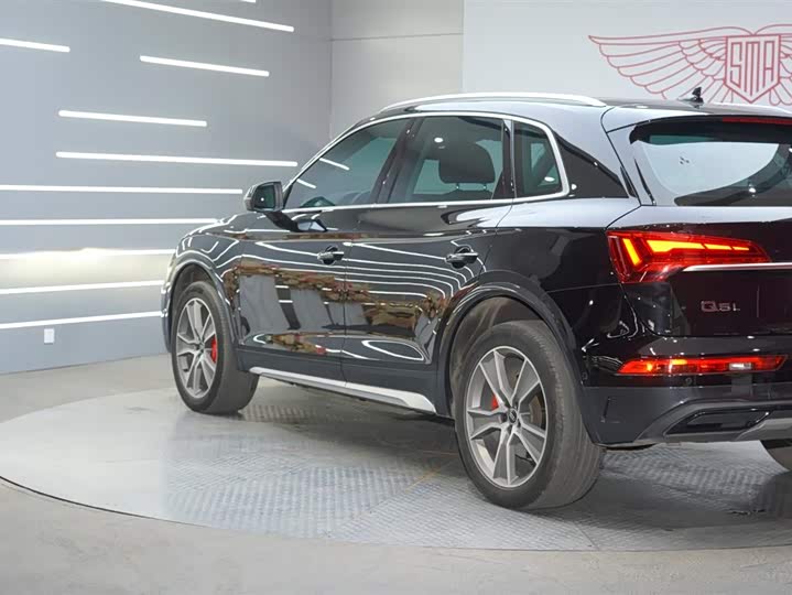 Audi Q5L 2022 45 T — фото 6