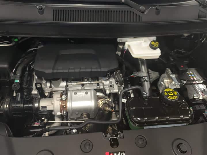 Wuling 730 2025 1.5 T CVT Elite — фото 10