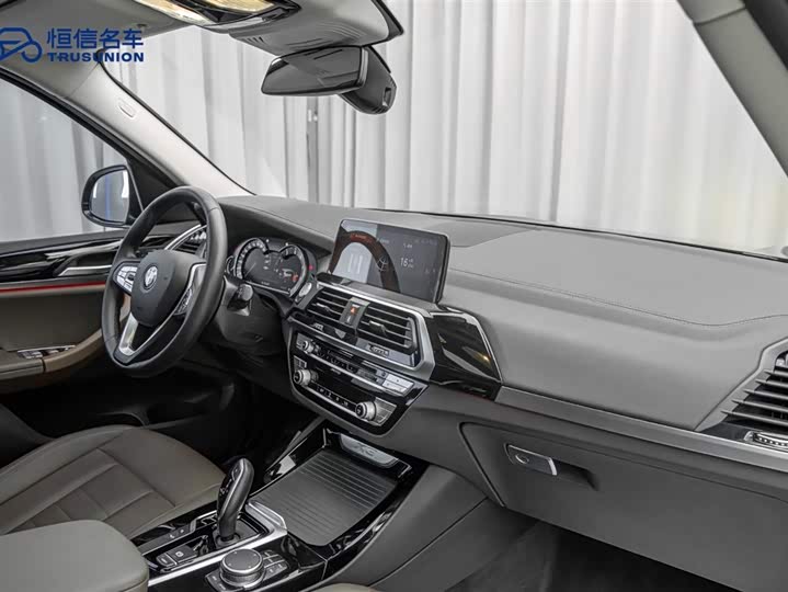 BMW X3 2018 x Drive 25i VI — фото 14