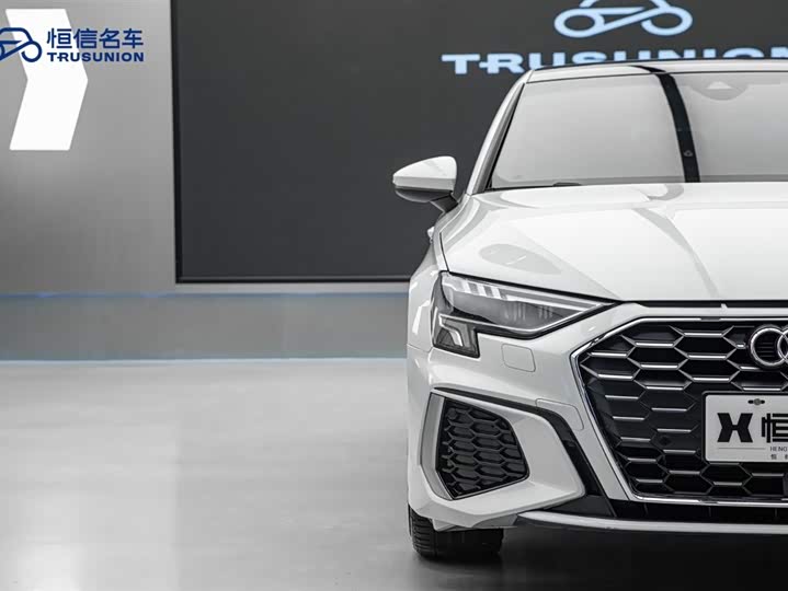 Audi A3 2024 Sportback 35 TFSI Sport — фото 4